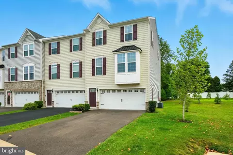 157 Arbor Blvd, Perkasie, PA 18944
