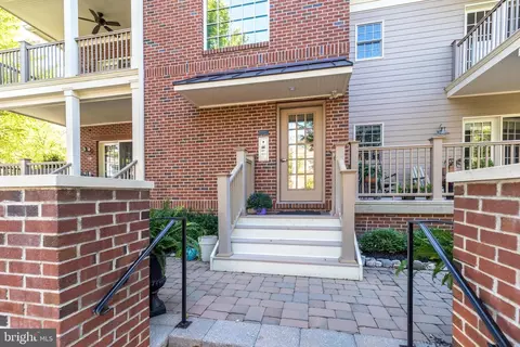124 N Clinton St, Doylestown, PA 18901