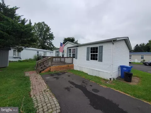 1446 Gibson Rd #B4, Bensalem, PA 19020