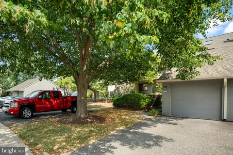 200 Clover Hill Ct, Yardley, PA 19067