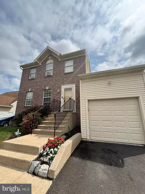 1942 Colonial Dr, Croydon, PA 19021