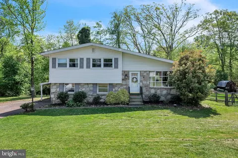 28 Pennlyn Rd, Churchville, PA 18966
