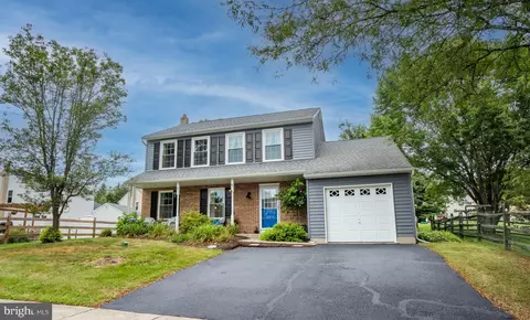 444 Dorchester Ln, Perkasie, PA 18944