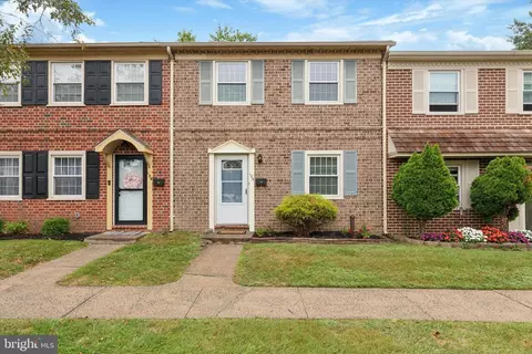 135 Stonegate Vlg, Quakertown, PA 18951