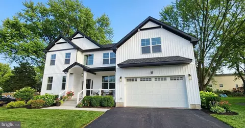 11 Fairview Ave # B, Perkasie, PA 18944