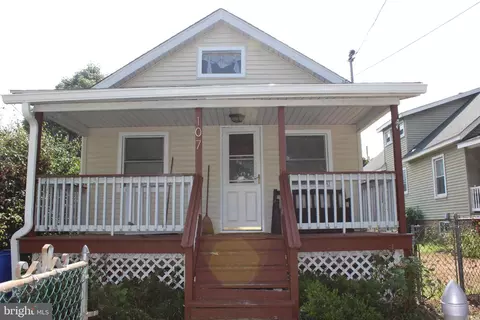 107 S Lafayette Ave, Morrisville, PA 19067