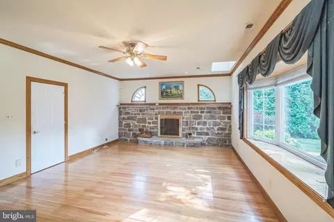 892 Phillips Rd, Warminster, PA 18974 photo 6