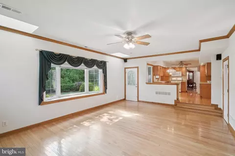 892 Phillips Rd, Warminster, PA 18974 photo 5