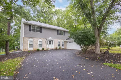 935 Edgewood Ln, Feasterville Trevose, PA 19053