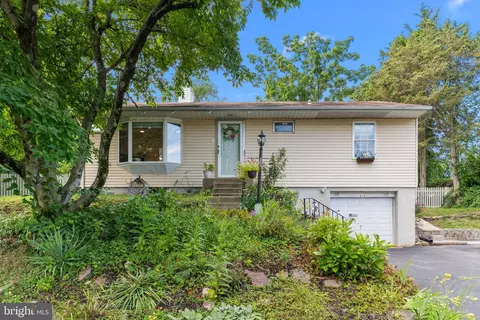 1020 Pennsylvania Ave, Southampton, PA 18966