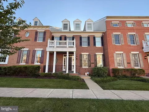 208 Paxon Aly #50, Newtown, PA 18940