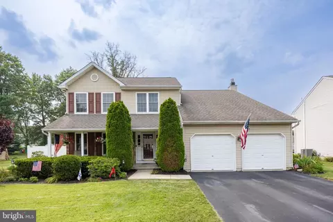 75 Fairway Ct, Quakertown, PA 18951