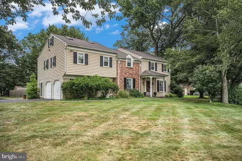 6 Windy Knoll Dr, Richboro, PA 18954