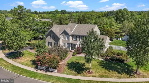 1092 S Kimbles Rd, Yardley, PA 19067