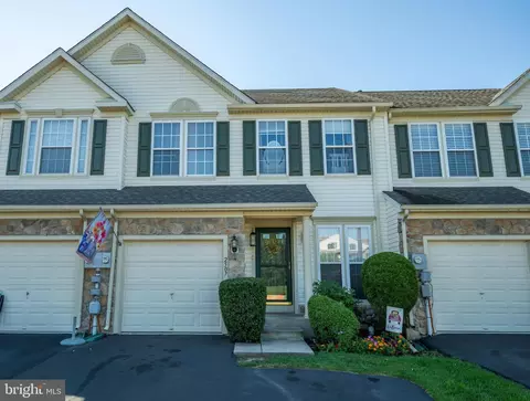 2507 Peachtree Dr, Perkasie, PA 18944