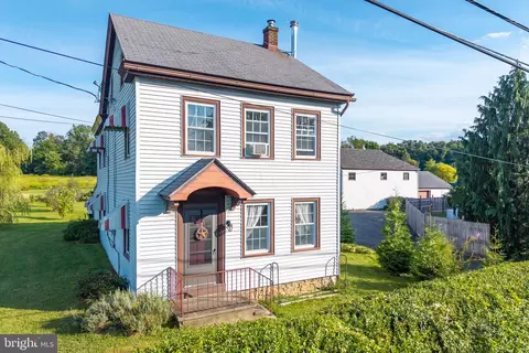 1370 Kumry Rd, Pennsburg, PA 18073