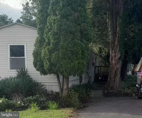 14 Red Cliff Village Ln, Upper Black Eddy, PA 18972