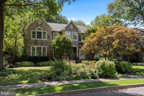 3 Steeplechase Dr, Doylestown, PA 18901