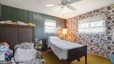 Bedroom - 1075 Roberts Rd, Warminster, PA 18974 photo 4 of 4