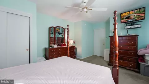 Bedroom - 1075 Roberts Rd, Warminster, PA 18974 photo 2 of 4