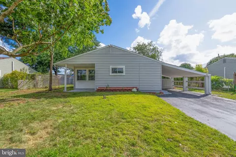 133 Dogwood Dr, Levittown, PA 19055