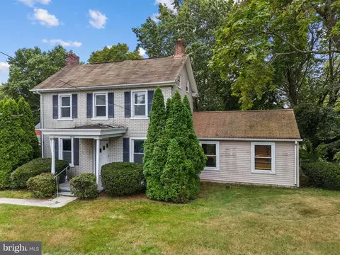 158 W Butler Ave, Doylestown, PA 18901