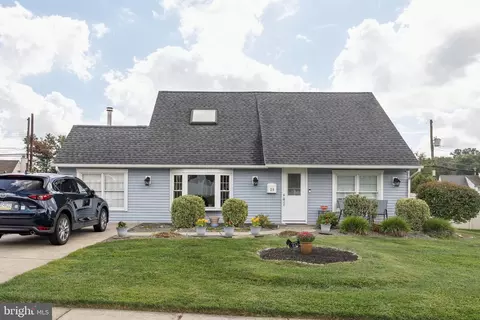 20 Trellis Rd, Levittown, PA 19056