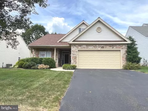 719 S Settlers Cir, Warrington, PA 18976