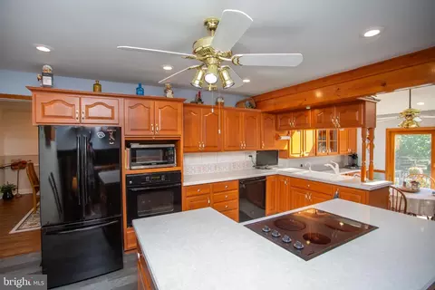 Kitchen - 2018 Buckingham Dr, Jamison, PA 18929 photo 1 of 2
