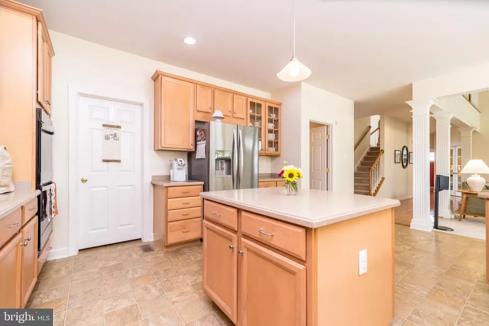 Kitchen - 1813 Sycamore Dr, Quakertown, PA 18951 photo 4 of 7