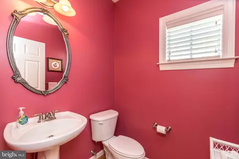 Bath - 1813 Sycamore Dr, Quakertown, PA 18951 photo 1 of 4