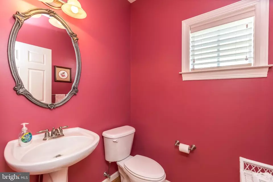 Bath - 1813 Sycamore Dr, Quakertown, PA 18951 photo 1 of 4