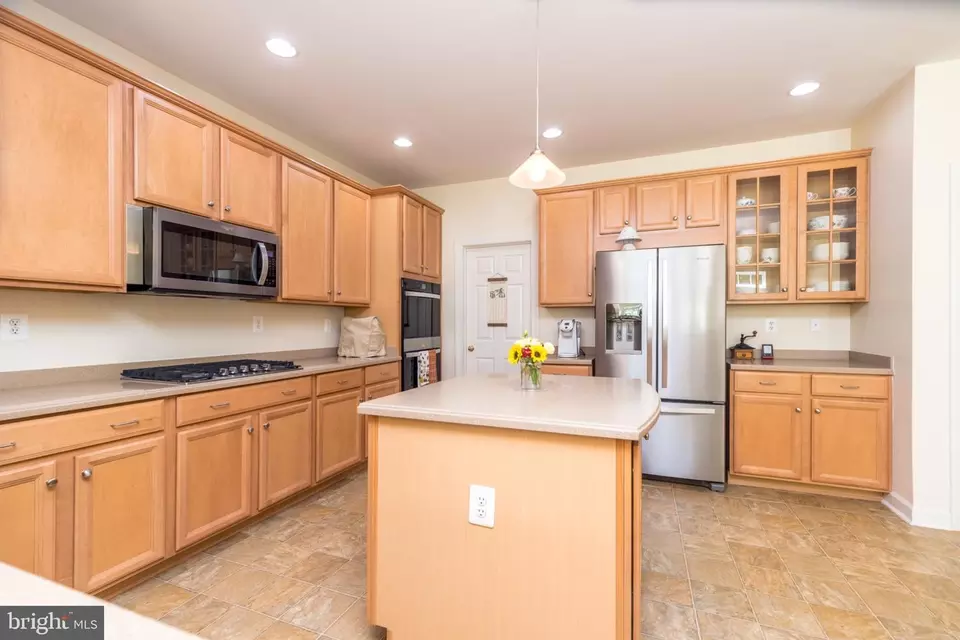 Kitchen - 1813 Sycamore Dr, Quakertown, PA 18951 photo 2 of 7