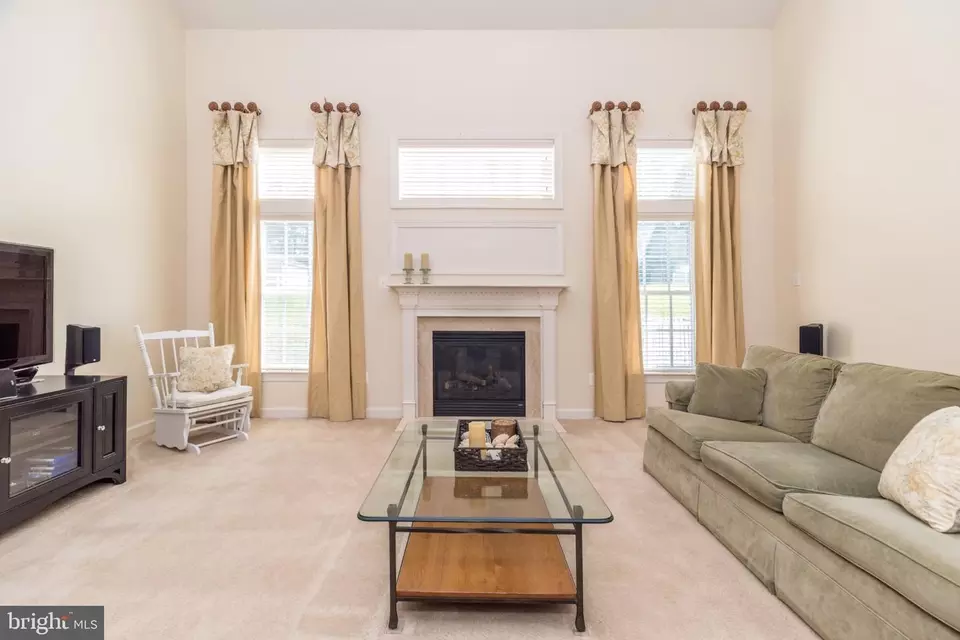 Living - 1813 Sycamore Dr, Quakertown, PA 18951 photo 3 of 5