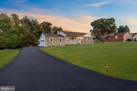 111 Beechwood Dr, Huntingdon Valley, PA 19006