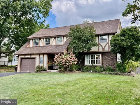 1805 Roan Dr, Warrington, PA 18976