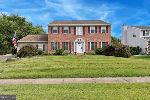 689 Pickering Rd, Southampton, PA 18966