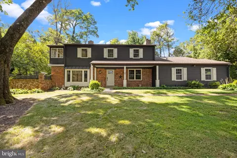 89 Homestead Dr, Doylestown, PA 18901