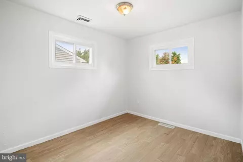 Bedroom - 906 Stephen Ave, Croydon, PA 19021 photo 4 of 5