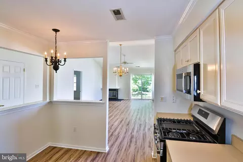 Entry Way - 128 Progress Dr, Doylestown, PA 18901 photo 11 of 15
