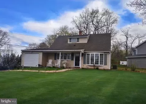 700 Ashdale Rd, Morrisville, PA 19067