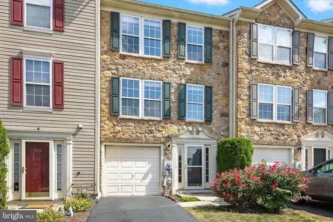 217 Windsor Ct, Quakertown, PA 18951