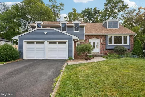 1704 Larue Ln, Warrington, PA 18976