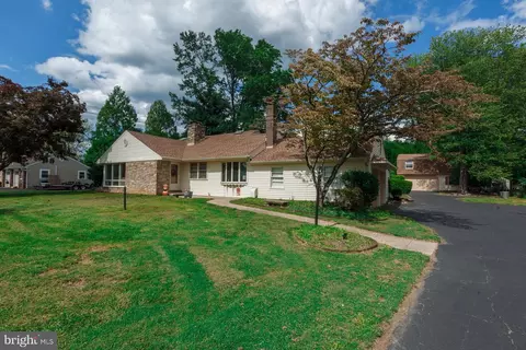 1065 Bristol Rd, Southampton, PA 18966