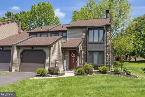 351 Milford Ct, Newtown, PA 18940
