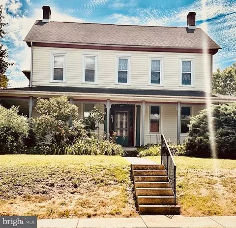 224 Washington Ave, Sellersville, PA 18960