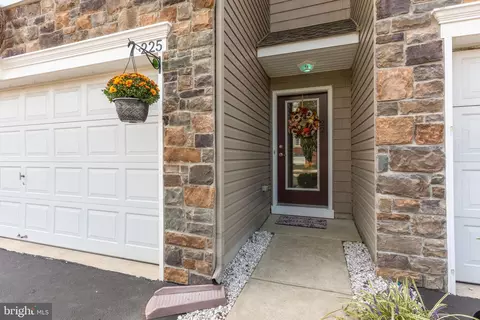225 Saddlebrook Dr, Bensalem, PA 19020