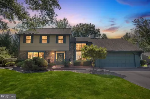 19 Seton Hill Ct, Southampton, PA 18966