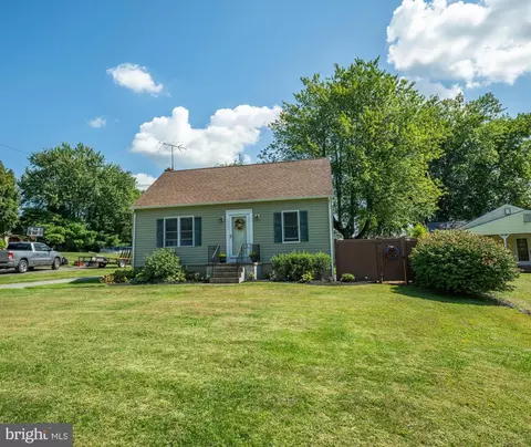 2345 N 5th St, Perkasie, PA 18944