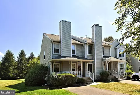 21 Violet Ln, Newtown, PA 18940